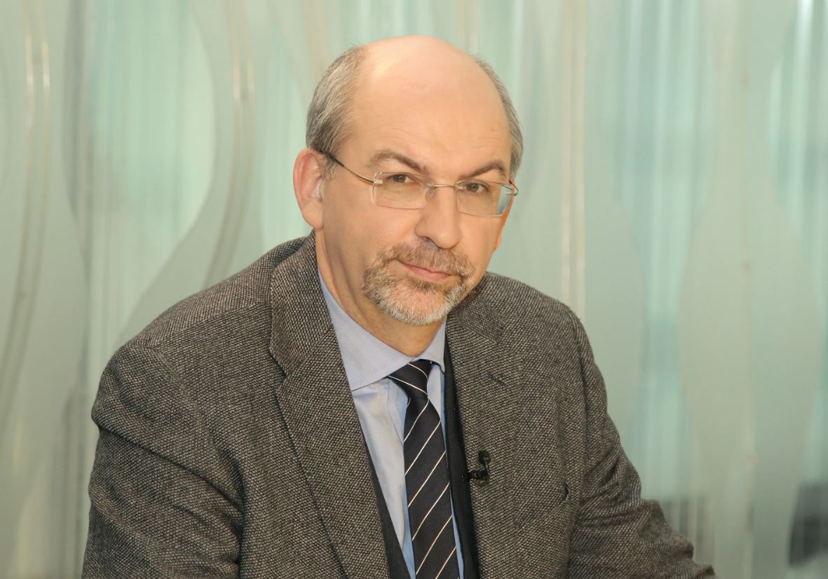 Professor NNGU otmechen mejdunarodnoi premiei im. K. Karateodori