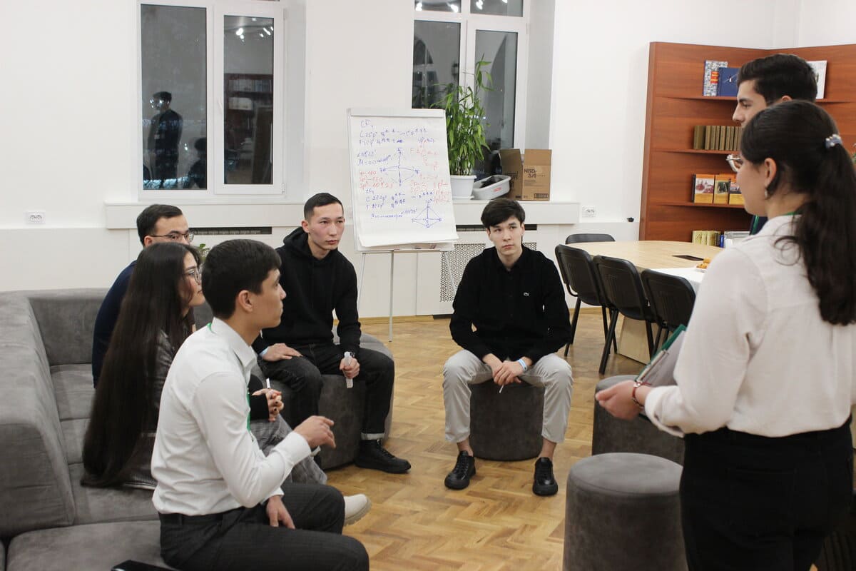 netvorking sessiyu dlya inostrannyh studentov proveli v nngu