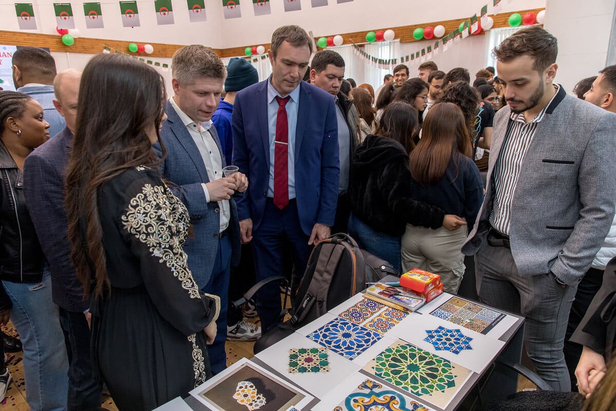 bolee 150 studentov nngu sobral prazdnik posvyashchyonnyj kulture alzhira 1