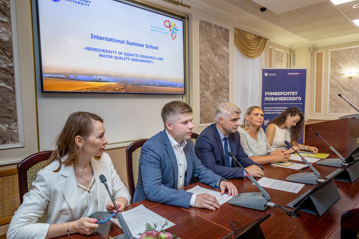 letnyaya shkola bioraznoobrazie vodnykh resursov i ocenka kachestva vody otkrylas v nngu 1