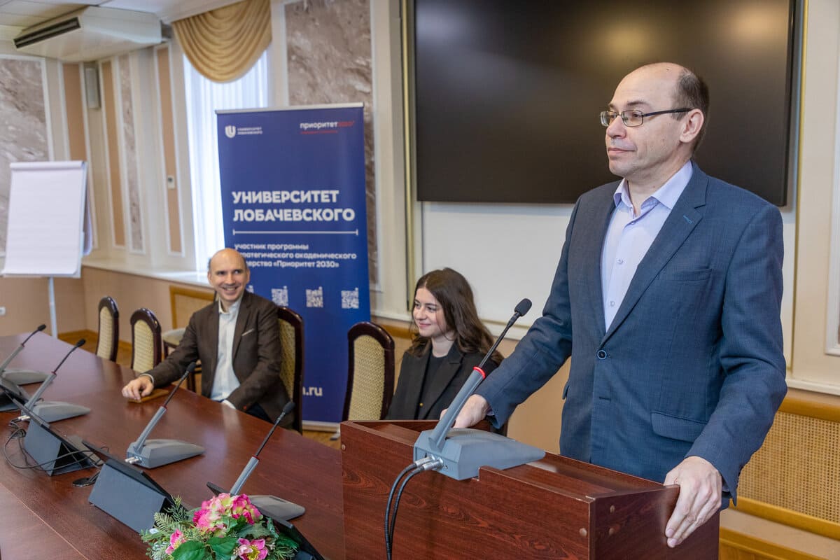 zimnyaya shkola po programmirovaniyu dlya risc v prodolzhaetsya v nngu